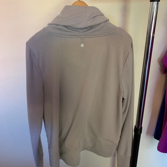 Yogalicious cowl neck sweater - Picture 2 of 3